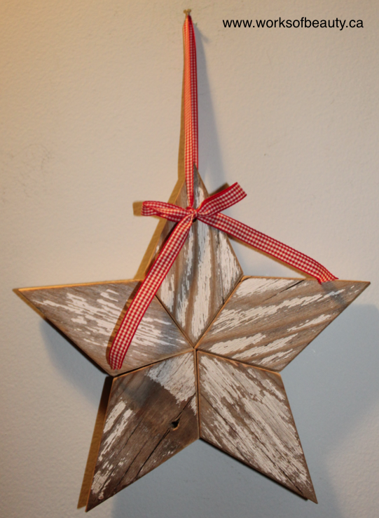 Picture of a rustic star made of wood